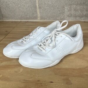 LIKE NEW GlideMoves cheer shoes, 4.5 girls